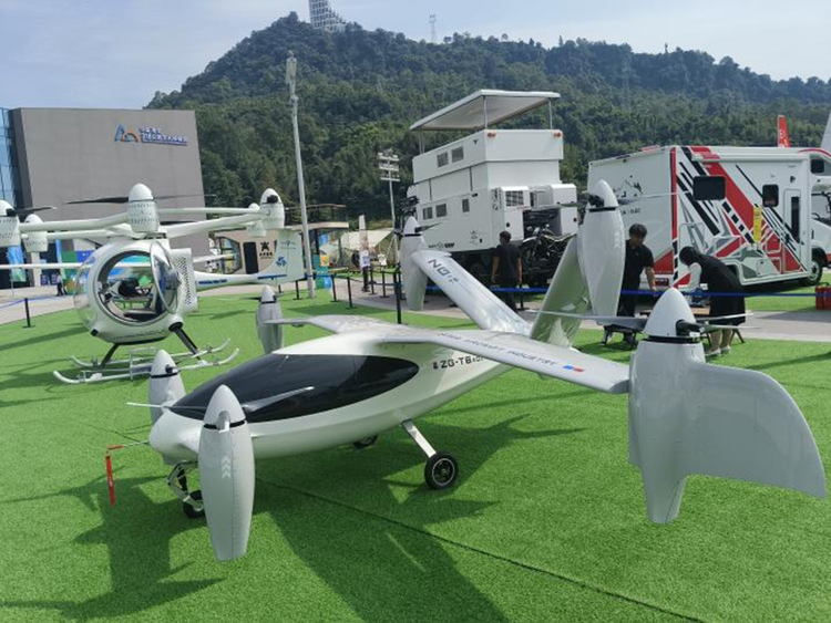 318自驾游全国装备展销会引领低空经济新风尚 多款低空飞行器惊艳亮相(图4)