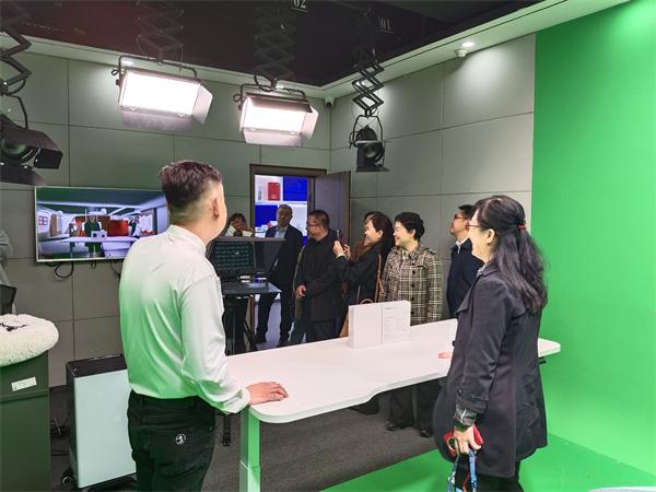 山东省归侨侨眷“直播电商+N”训练营在德州职院开班(图3)